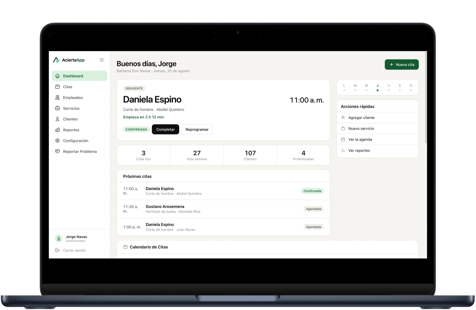 El panel de AciertaApp en una laptop, con la próxima cita en grande y los contadores del día.